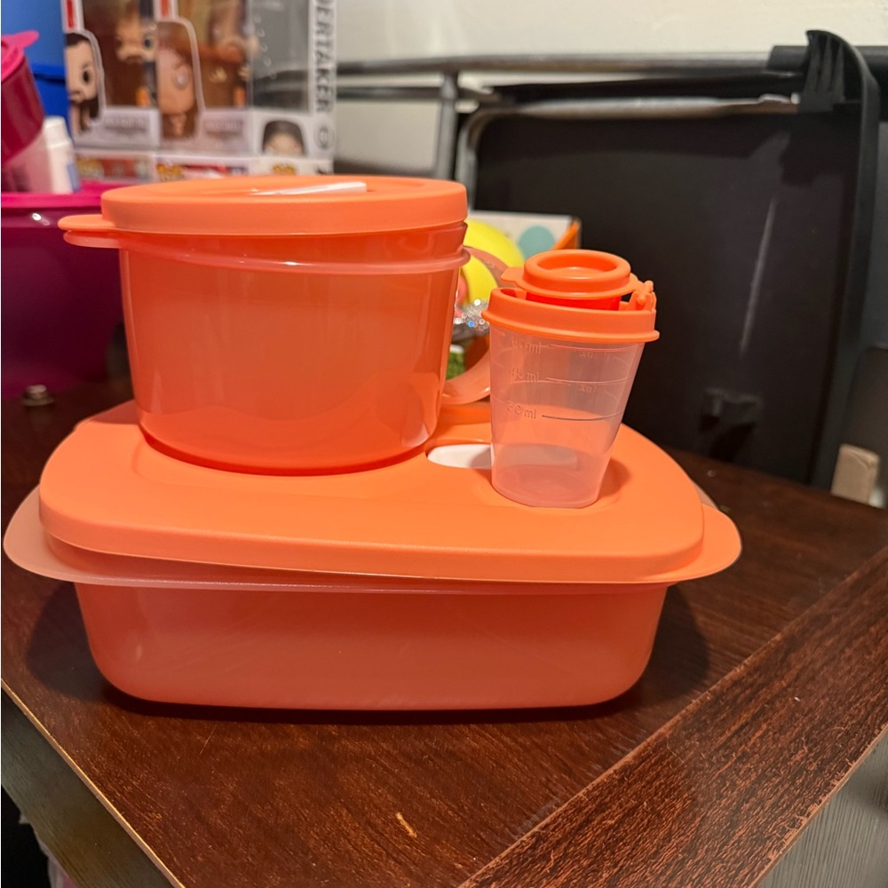 Tupperware Orange lunch Container Set